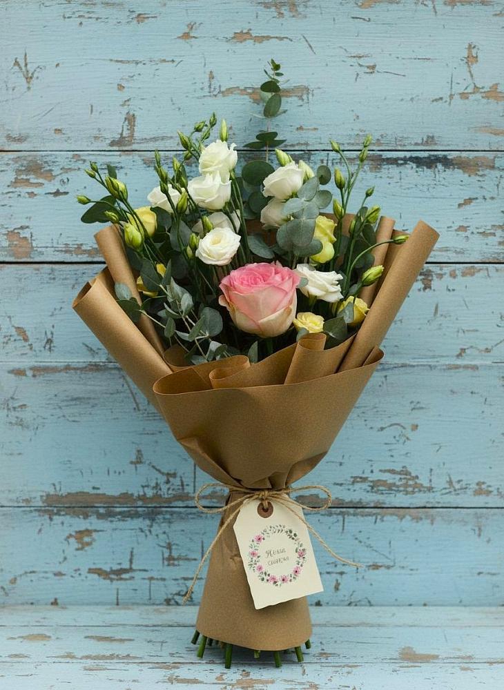 Букет цветов из: Розы и Лизиантусы в Некрасовском