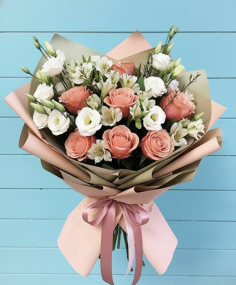 Букет цветов из: Розы, Альстромерии и Лизиантусы в Некрасовском