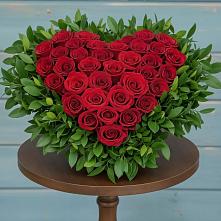 Цветочная композиция из Розы в виде сердца в Некрасовском