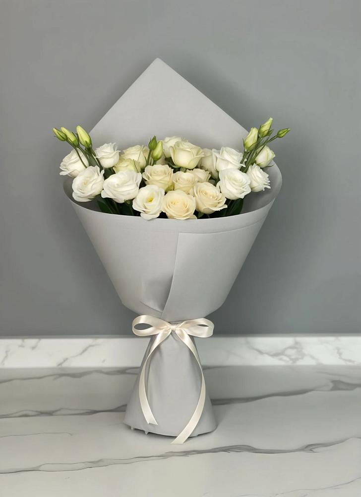 Букет цветов из: Розы и Лизиантусы в Некрасовском