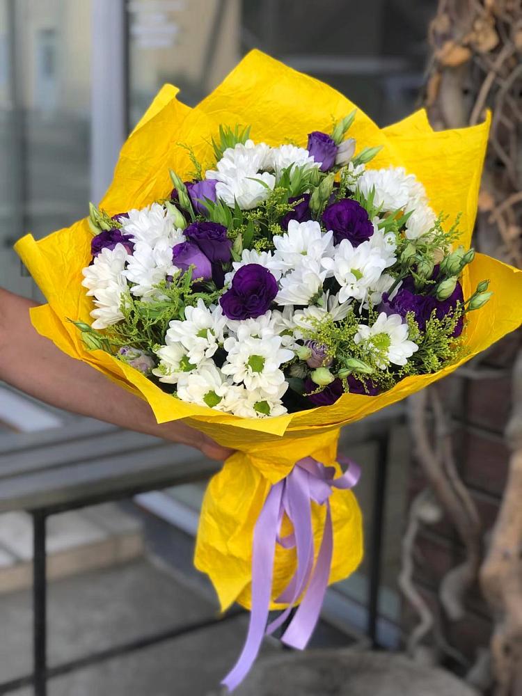 Букет цветов из: Ирисы, Хризантемы и Ромашки в Некрасовском