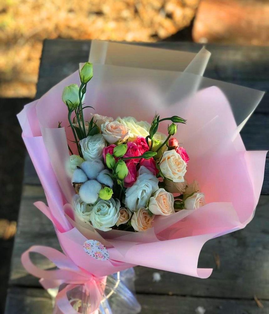 Букет цветов из: Розы и Лизиантусы в Некрасовском