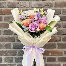 Букет цветов из:  Лизиантусы и Розы в Некрасовском