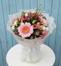 Букет цветов из:  Герберы, Альстромерии и Лизиантусы #REPLACE_PRED# Некрасовском