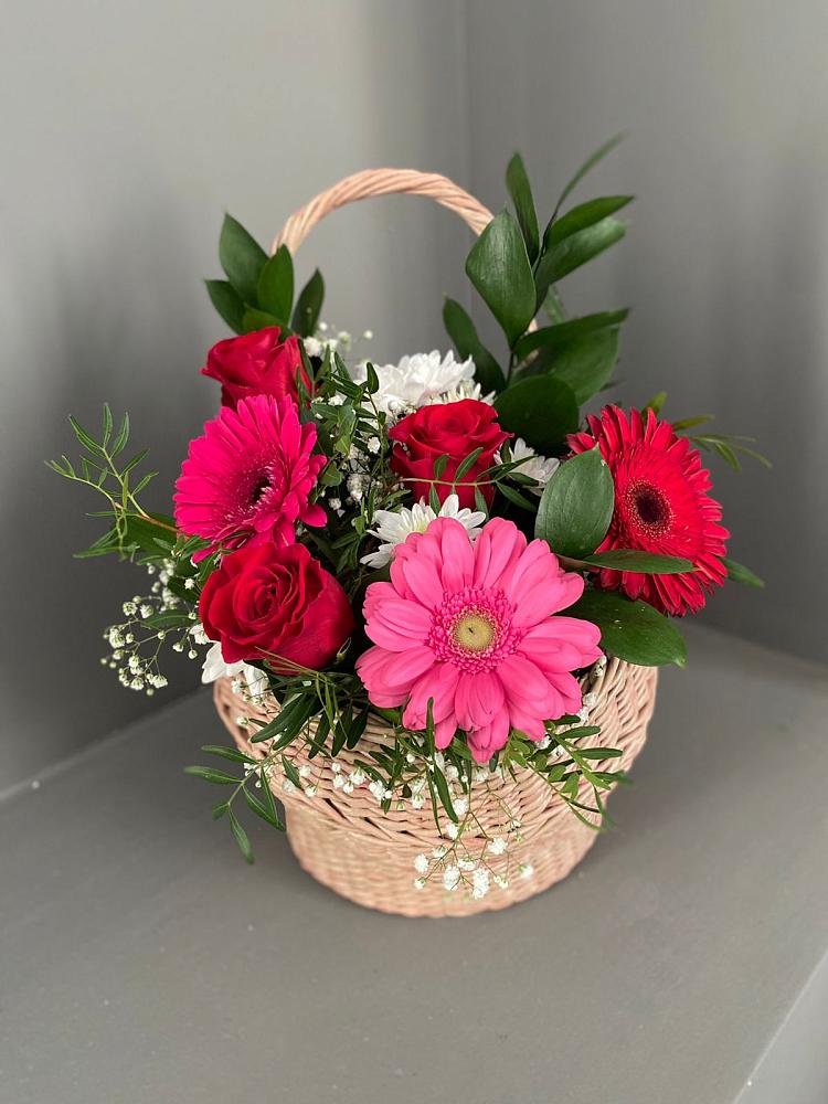 Цветочная композиция из Розы, Хризантемы и Герберы в корзине в Некрасовском