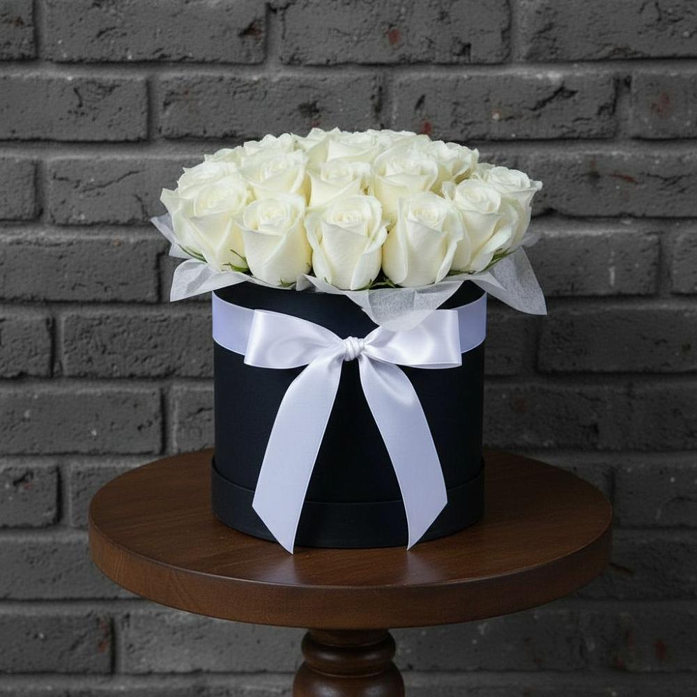 Цветочная композиция из Розы в шляпной коробке в Некрасовском