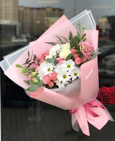 Букет цветов из: Розы, Лизиантусы и Хризантемы в Некрасовском