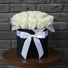 Цветочная композиция из Розы в шляпной коробке в Некрасовском